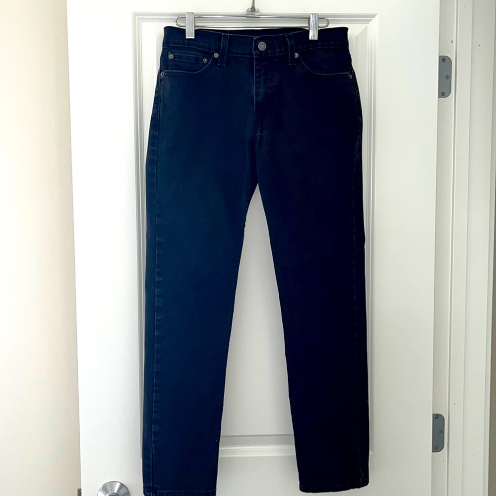 Levi 29/30 BLACK JEANS